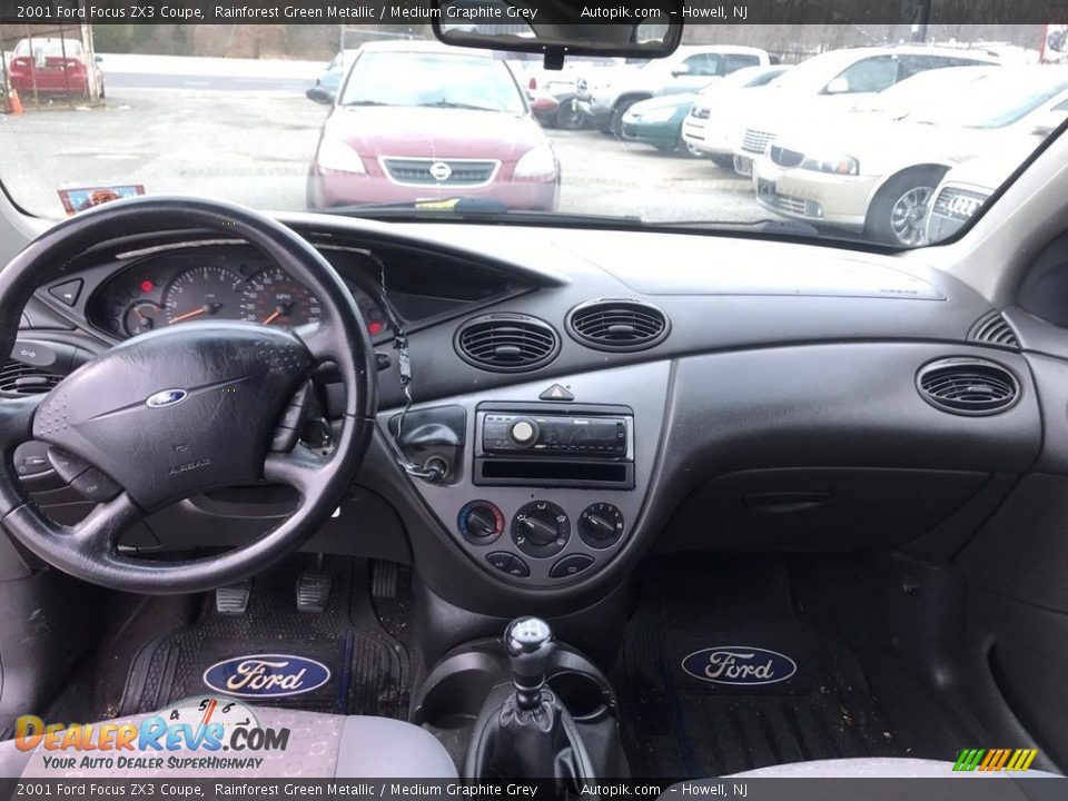 Dashboard of 2001 Ford Focus ZX3 Coupe Photo #11