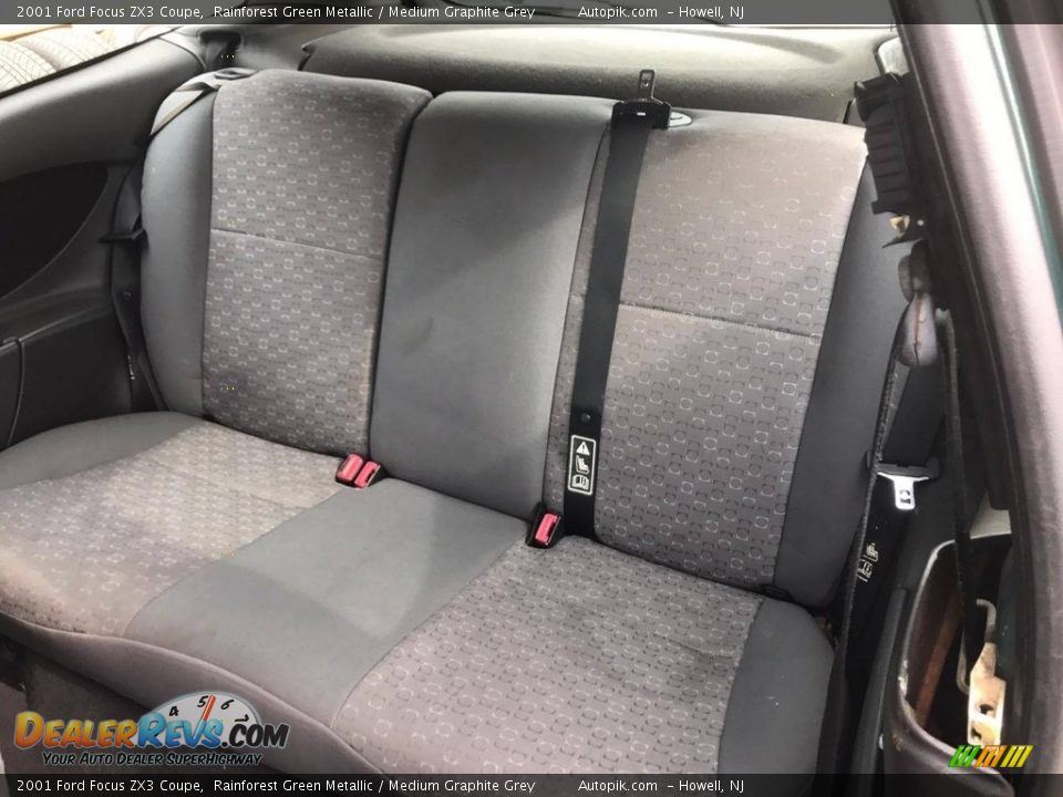 2001 Ford Focus ZX3 Coupe Rainforest Green Metallic / Medium Graphite Grey Photo #17