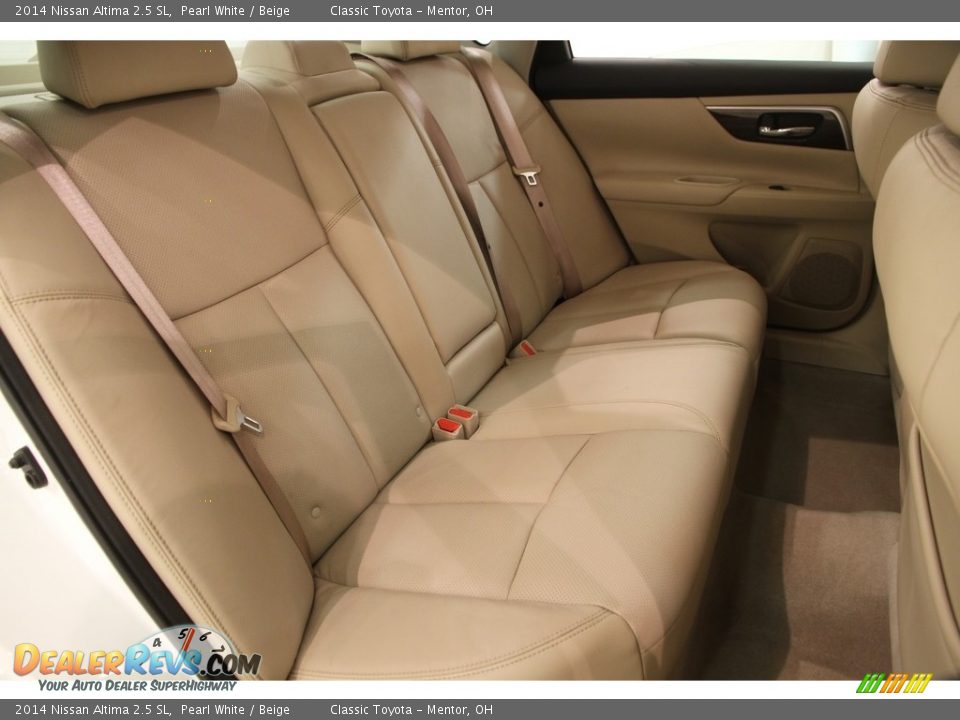 Rear Seat of 2014 Nissan Altima 2.5 SL Photo #15