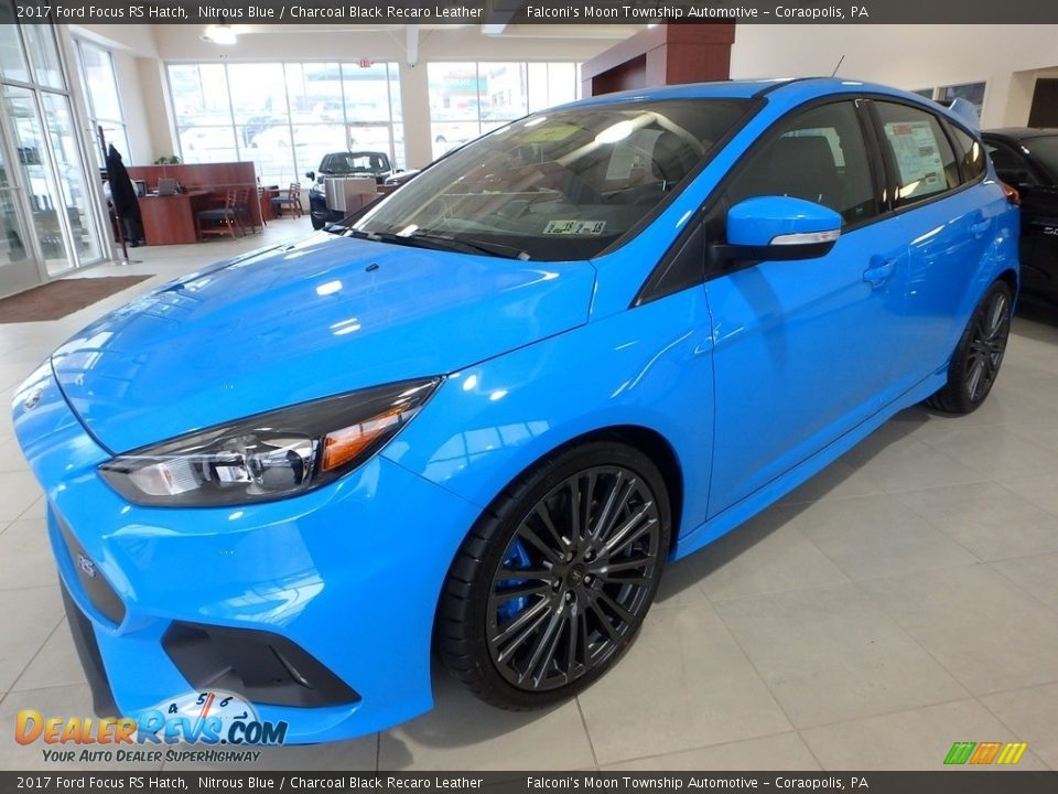 Front 3/4 View of 2017 Ford Focus RS Hatch Photo #7