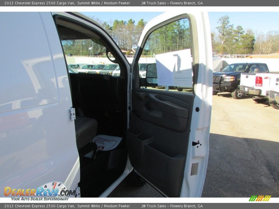 2013 Chevrolet Express 2500 Cargo Van Summit White / Medium Pewter Photo #25