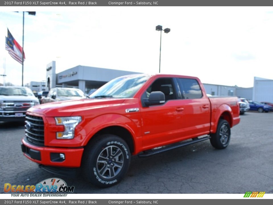 Front 3/4 View of 2017 Ford F150 XLT SuperCrew 4x4 Photo #3