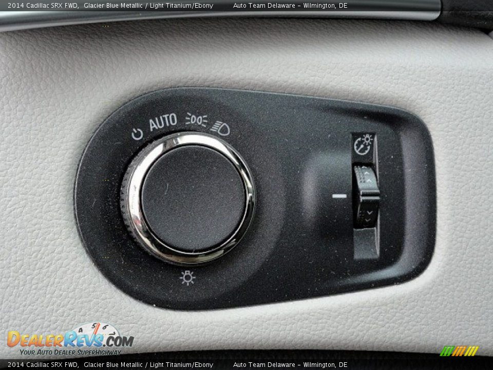 Controls of 2014 Cadillac SRX FWD Photo #28