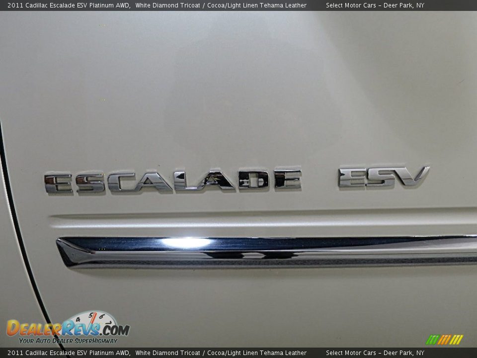 2011 Cadillac Escalade ESV Platinum AWD White Diamond Tricoat / Cocoa/Light Linen Tehama Leather Photo #12