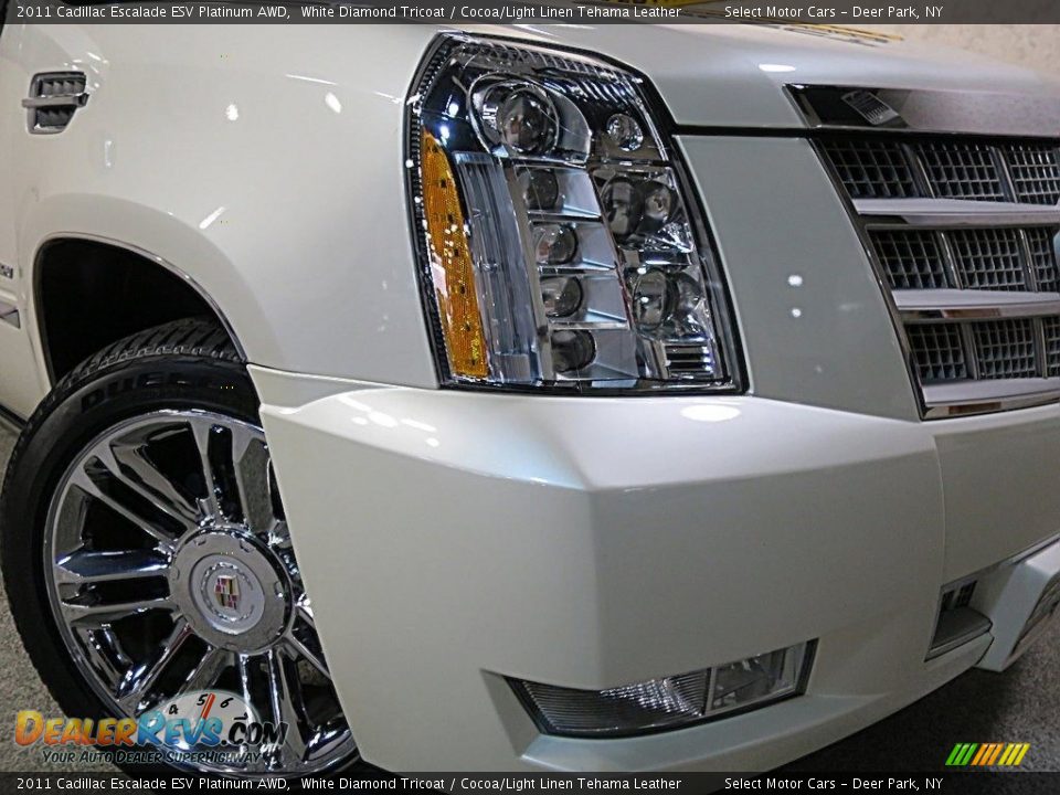 2011 Cadillac Escalade ESV Platinum AWD White Diamond Tricoat / Cocoa/Light Linen Tehama Leather Photo #13