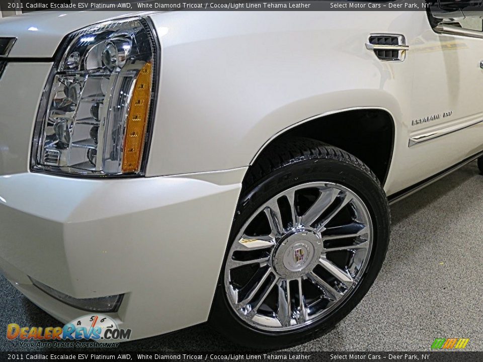2011 Cadillac Escalade ESV Platinum AWD White Diamond Tricoat / Cocoa/Light Linen Tehama Leather Photo #14