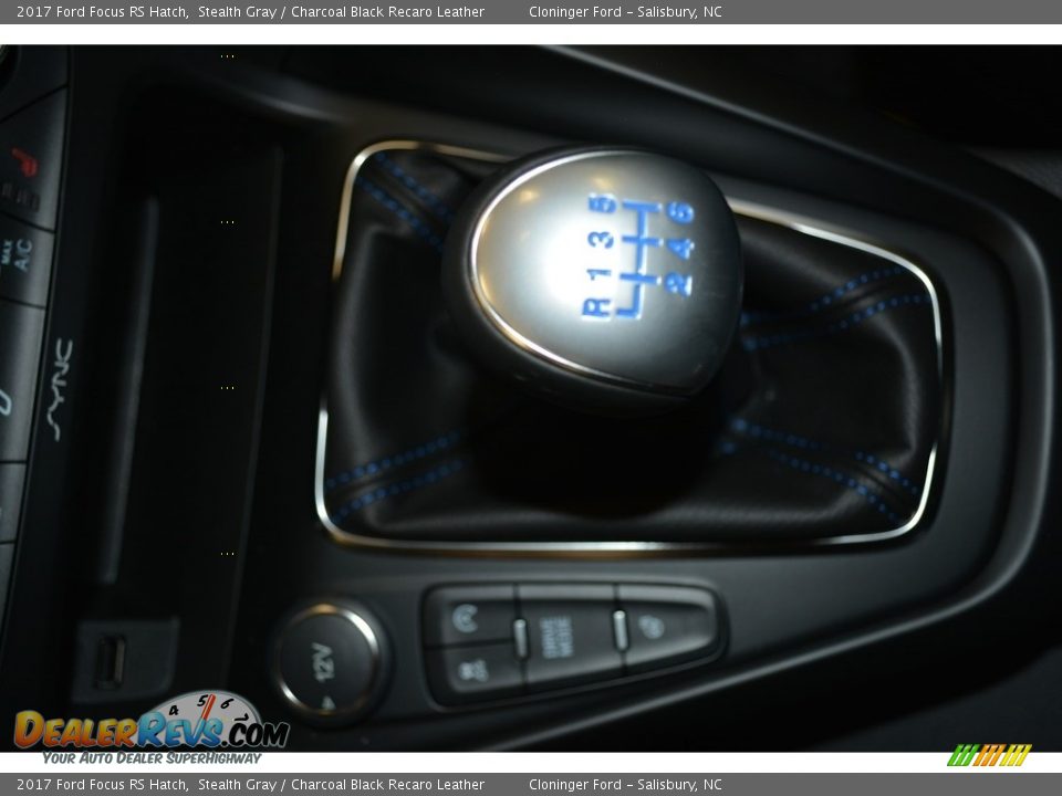 2017 Ford Focus RS Hatch Shifter Photo #17