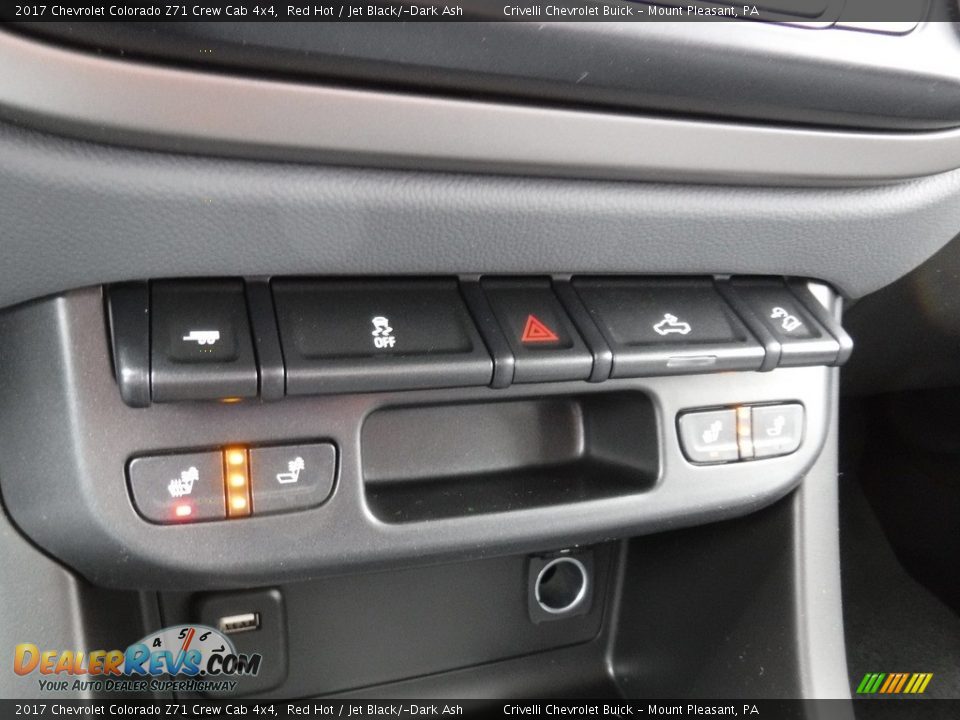 Controls of 2017 Chevrolet Colorado Z71 Crew Cab 4x4 Photo #18