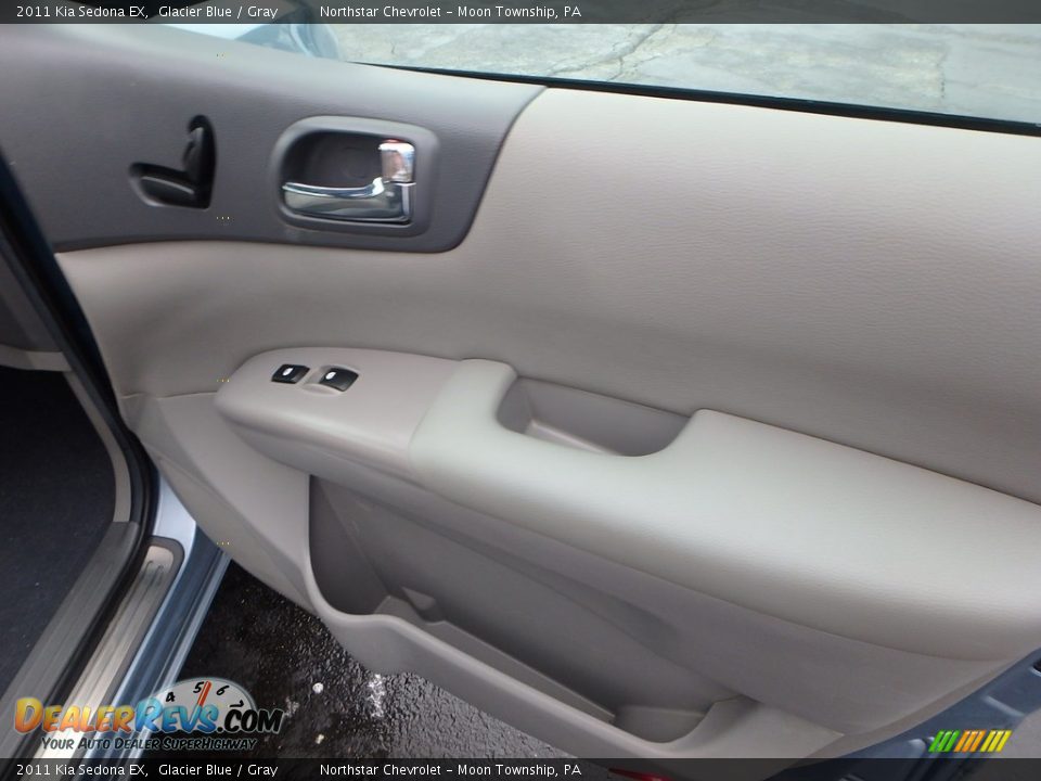2011 Kia Sedona EX Glacier Blue / Gray Photo #17