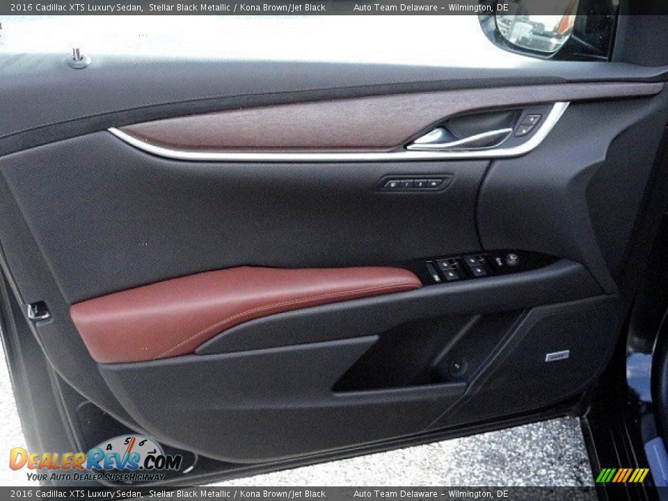 2016 Cadillac XTS Luxury Sedan Stellar Black Metallic / Kona Brown/Jet Black Photo #11