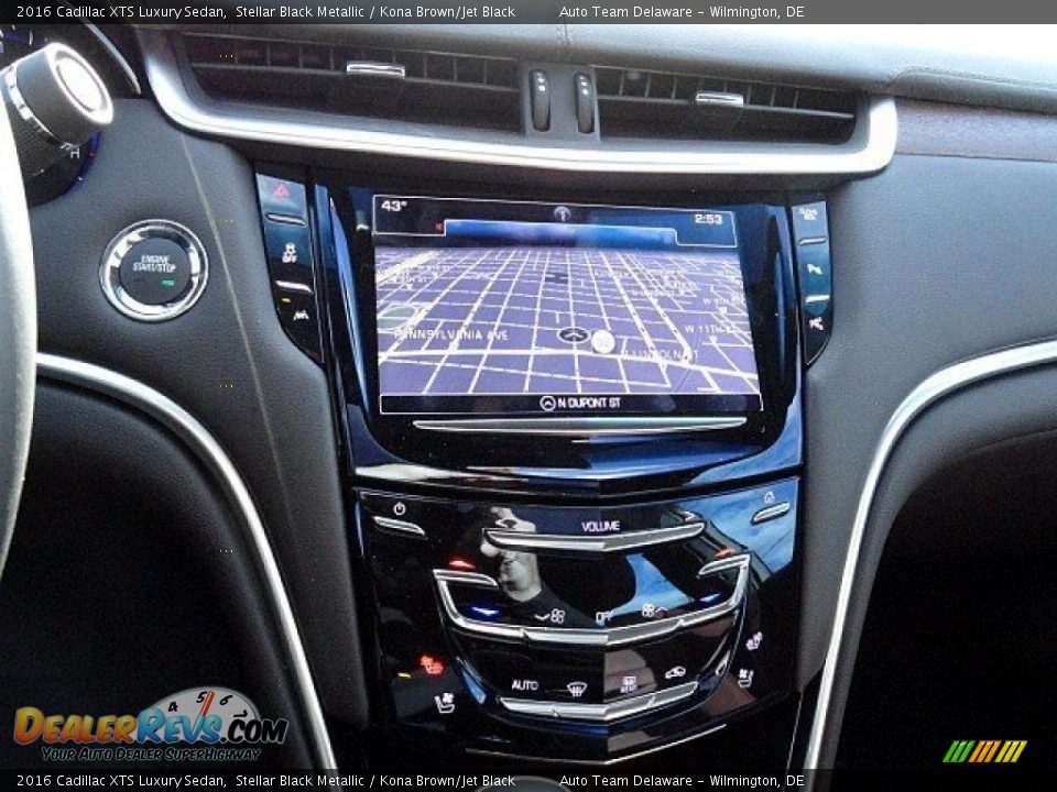 2016 Cadillac XTS Luxury Sedan Stellar Black Metallic / Kona Brown/Jet Black Photo #17