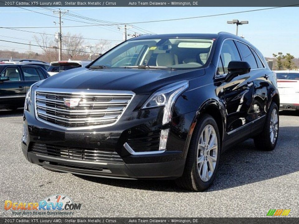 2017 Cadillac XT5 Luxury AWD Stellar Black Metallic / Cirrus Photo #3