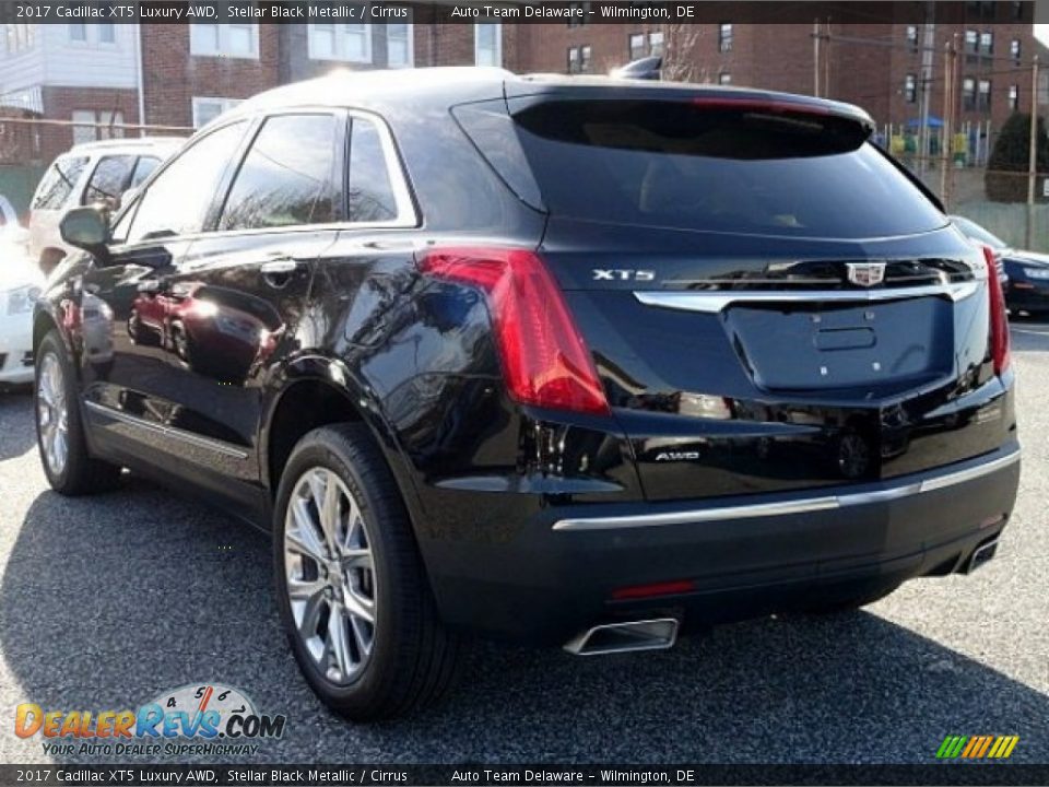 2017 Cadillac XT5 Luxury AWD Stellar Black Metallic / Cirrus Photo #4