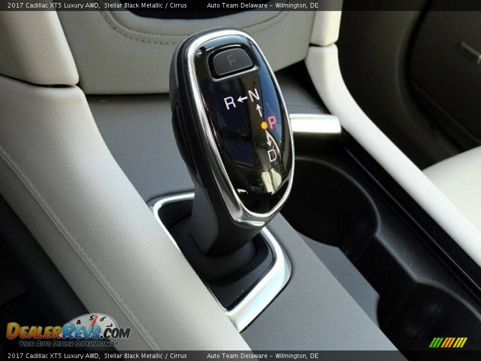 2017 Cadillac XT5 Luxury AWD Stellar Black Metallic / Cirrus Photo #16