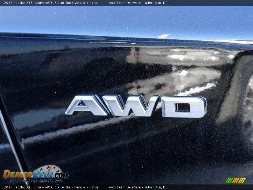 2017 Cadillac XT5 Luxury AWD Stellar Black Metallic / Cirrus Photo #30