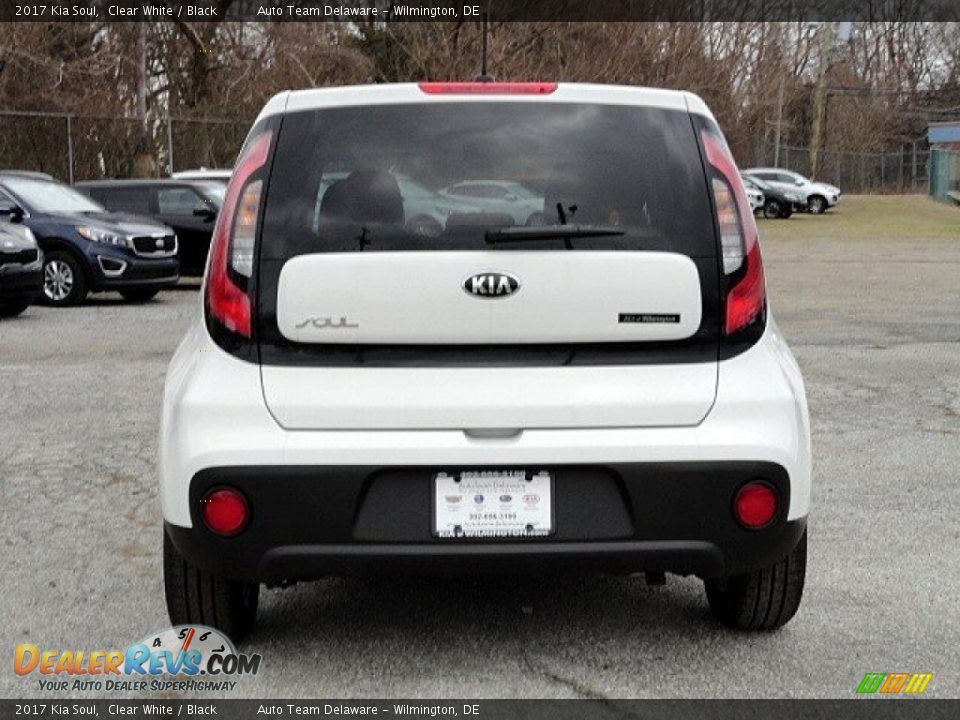 2017 Kia Soul Clear White / Black Photo #5