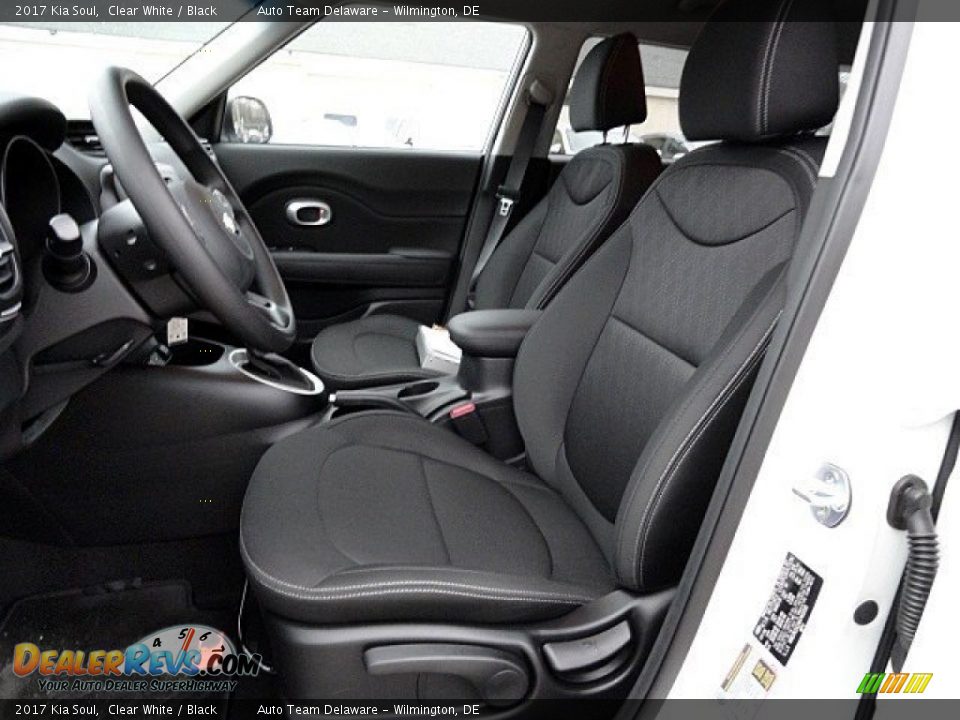 Front Seat of 2017 Kia Soul  Photo #12