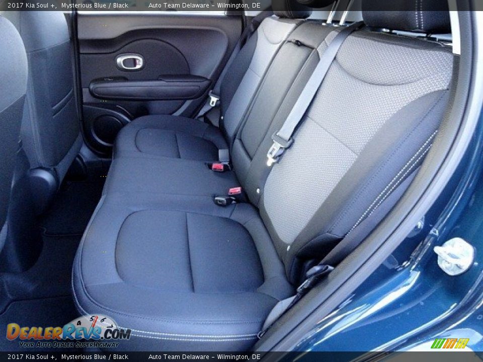 Rear Seat of 2017 Kia Soul + Photo #10