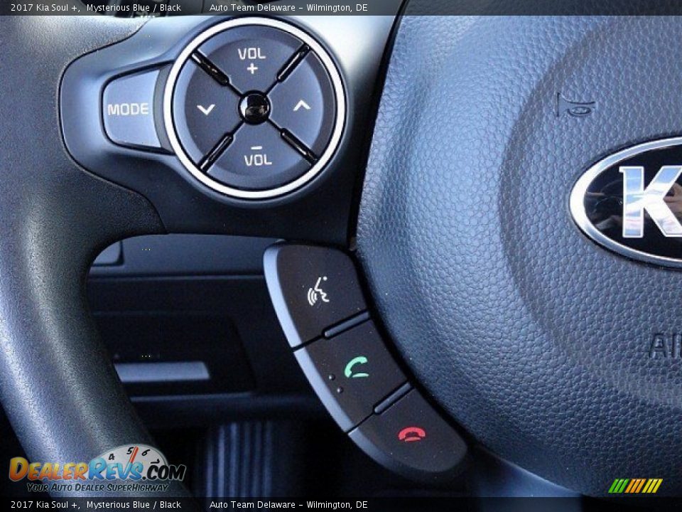 Controls of 2017 Kia Soul + Photo #20