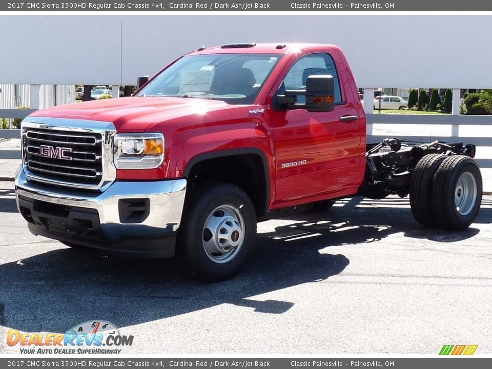 Front 3/4 View of 2017 GMC Sierra 3500HD Regular Cab Chassis 4x4 Photo #1