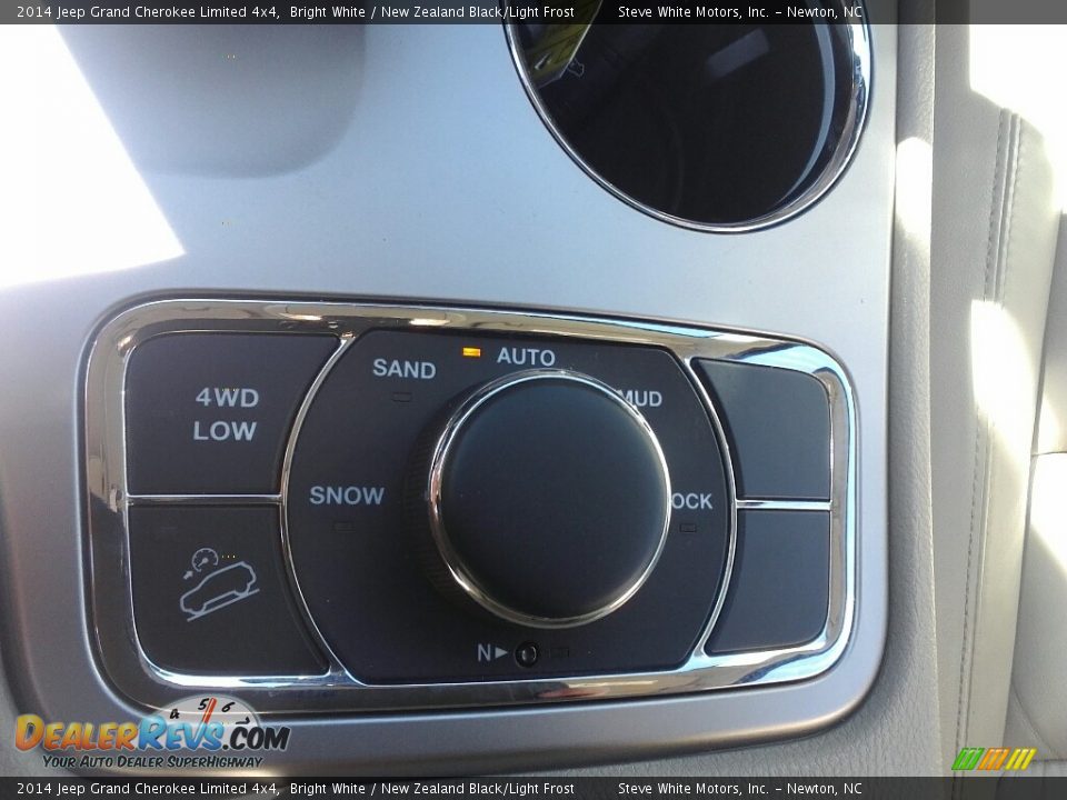 2014 Jeep Grand Cherokee Limited 4x4 Bright White / New Zealand Black/Light Frost Photo #27