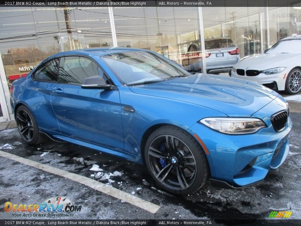 Front 3/4 View of 2017 BMW M2 Coupe Photo #1