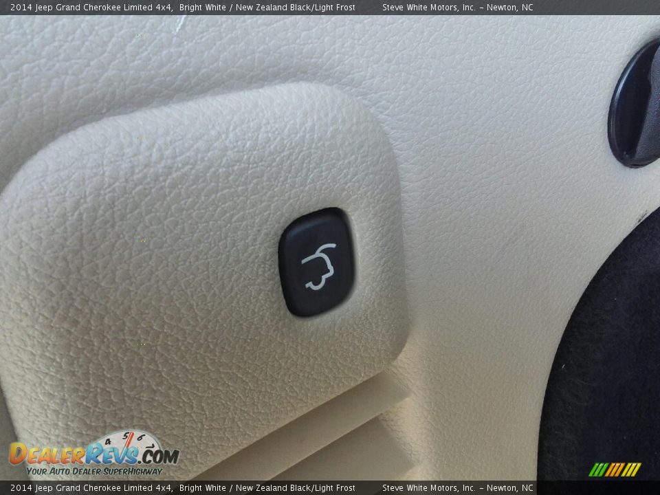 2014 Jeep Grand Cherokee Limited 4x4 Bright White / New Zealand Black/Light Frost Photo #32