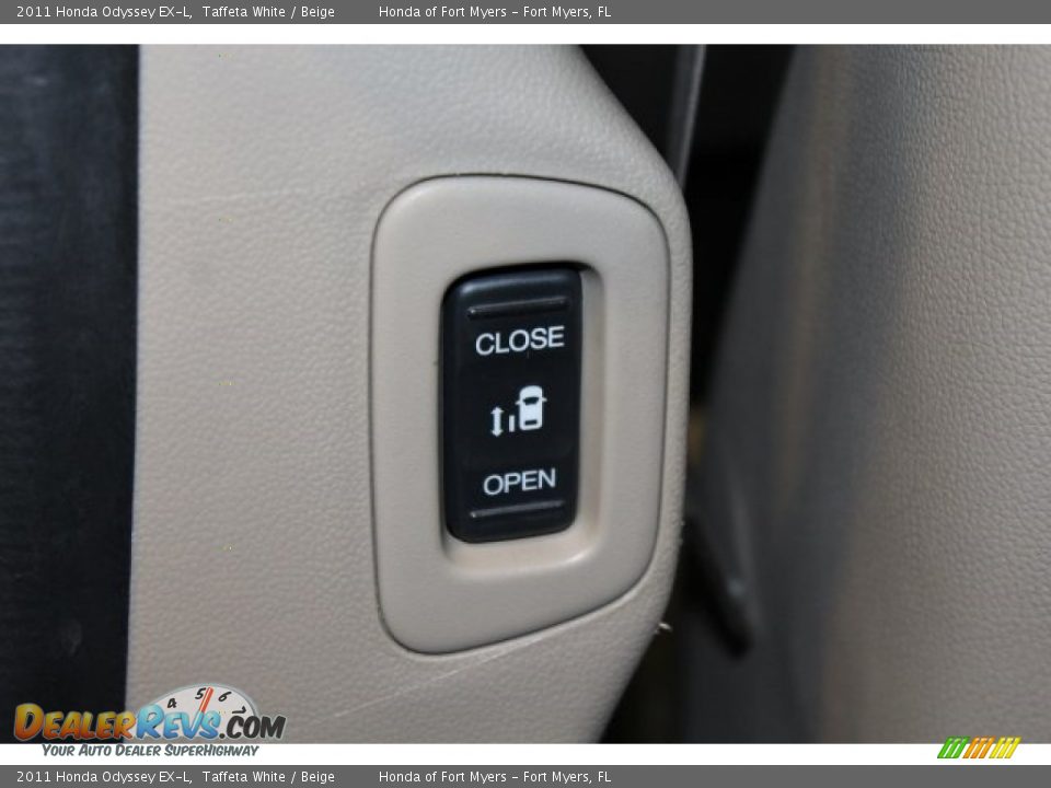 2011 Honda Odyssey EX-L Taffeta White / Beige Photo #29
