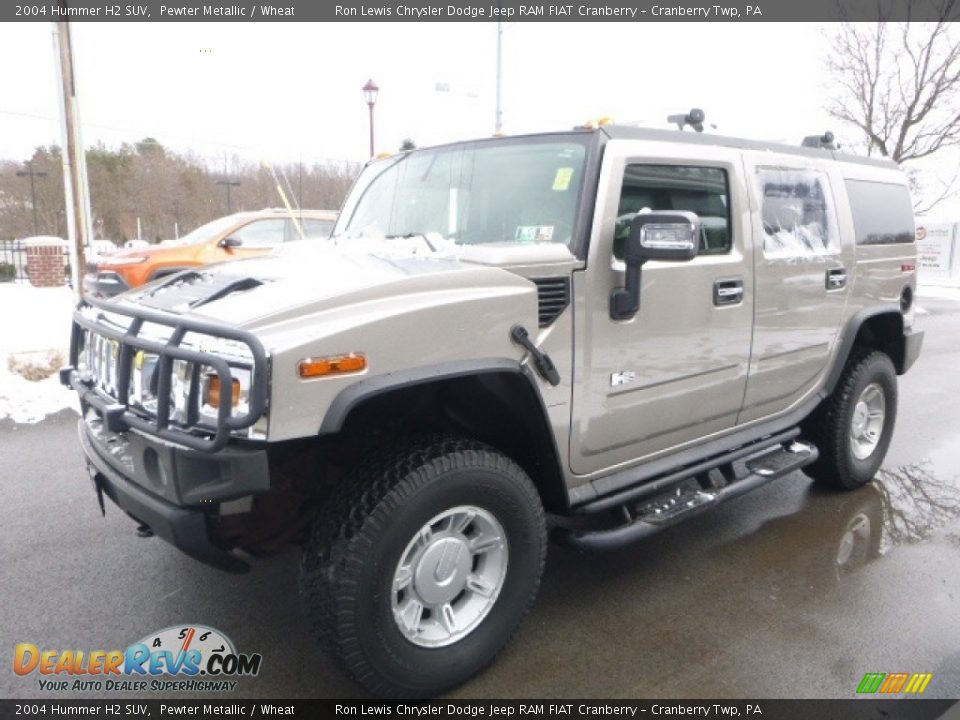 Front 3/4 View of 2004 Hummer H2 SUV Photo #8