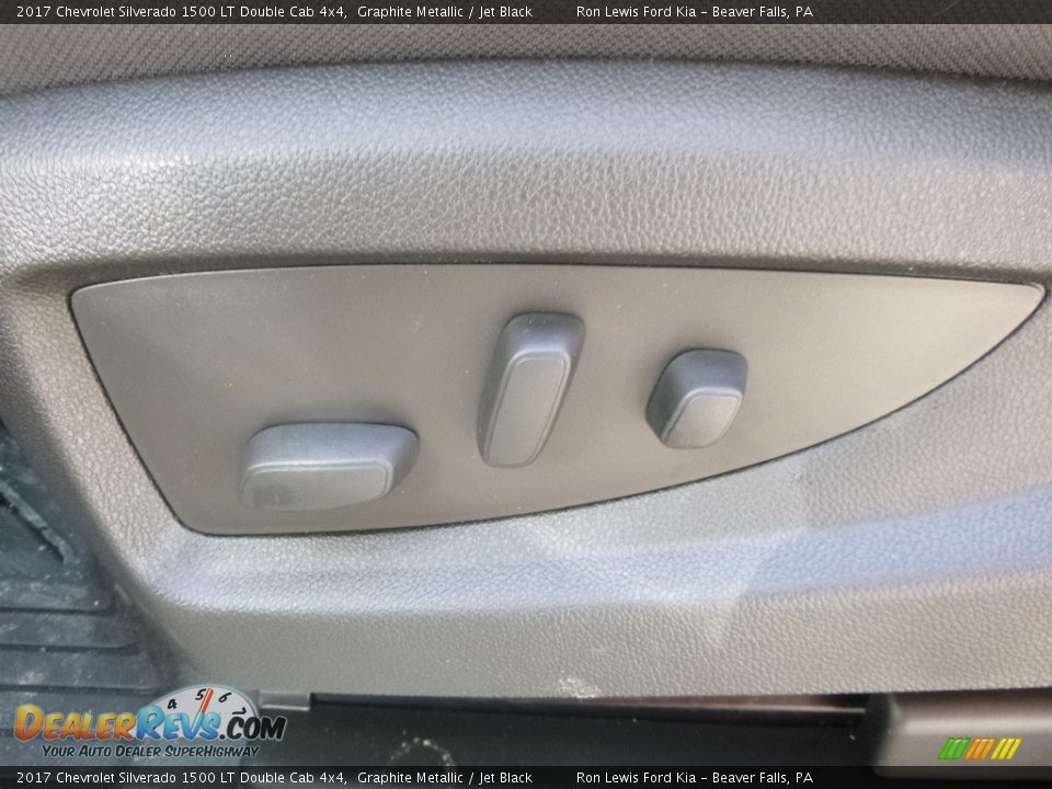 2017 Chevrolet Silverado 1500 LT Double Cab 4x4 Graphite Metallic / Jet Black Photo #16