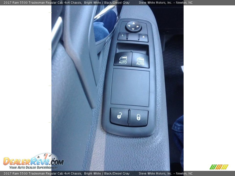 2017 Ram 5500 Tradesman Regular Cab 4x4 Chassis Bright White / Black/Diesel Gray Photo #9