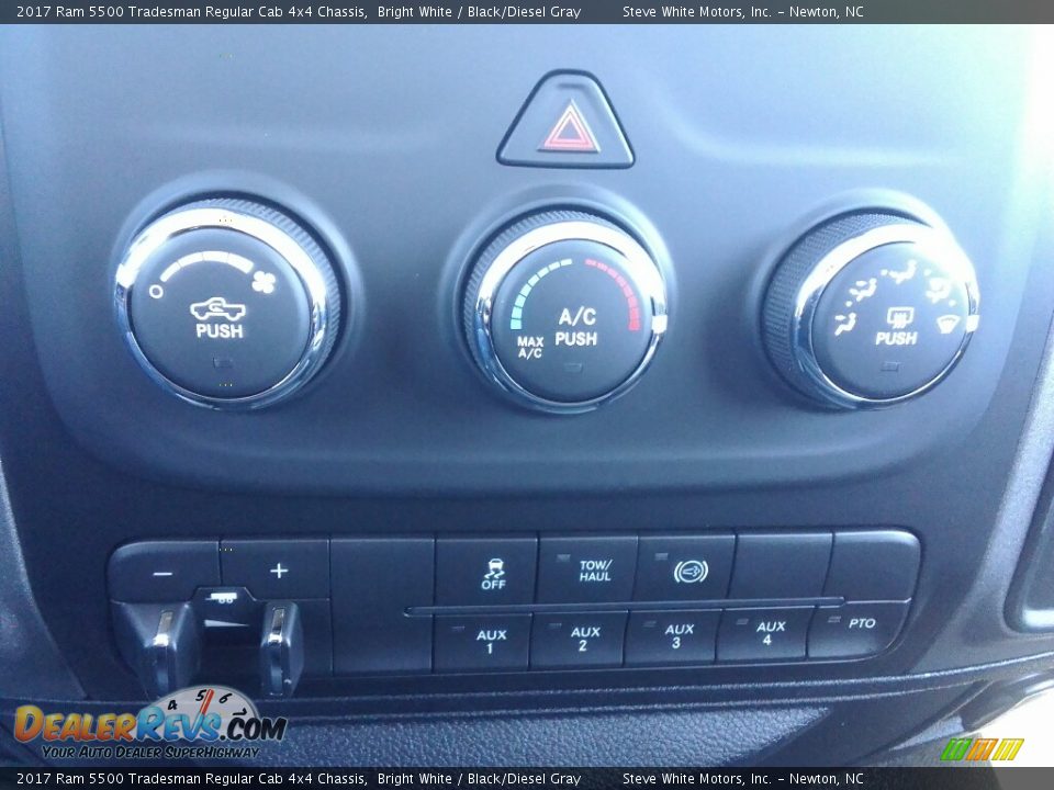 2017 Ram 5500 Tradesman Regular Cab 4x4 Chassis Bright White / Black/Diesel Gray Photo #18