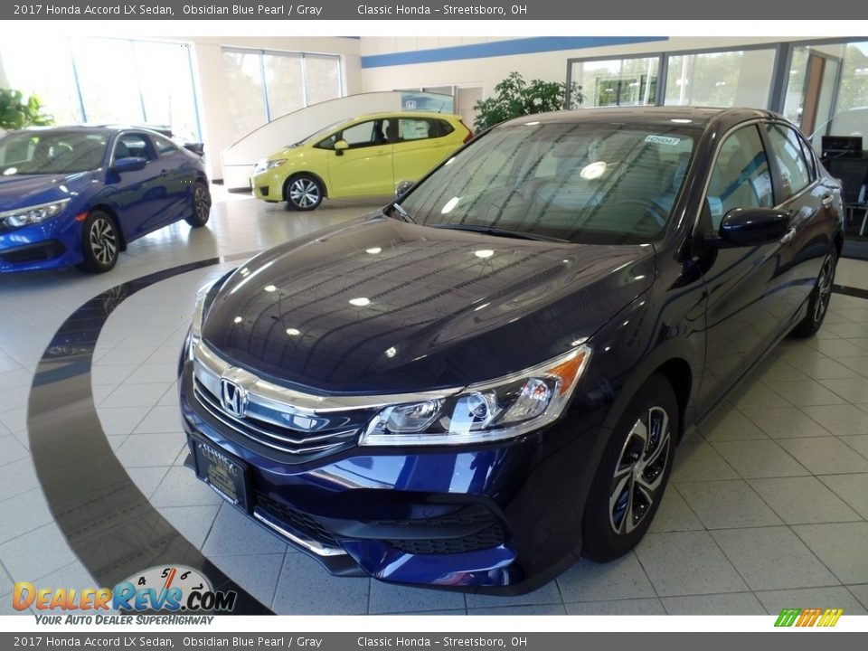 Front 3/4 View of 2017 Honda Accord LX Sedan Photo #1