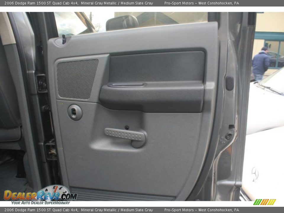 2006 Dodge Ram 1500 ST Quad Cab 4x4 Mineral Gray Metallic / Medium Slate Gray Photo #23