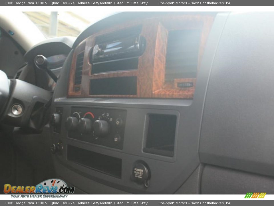 2006 Dodge Ram 1500 ST Quad Cab 4x4 Mineral Gray Metallic / Medium Slate Gray Photo #28