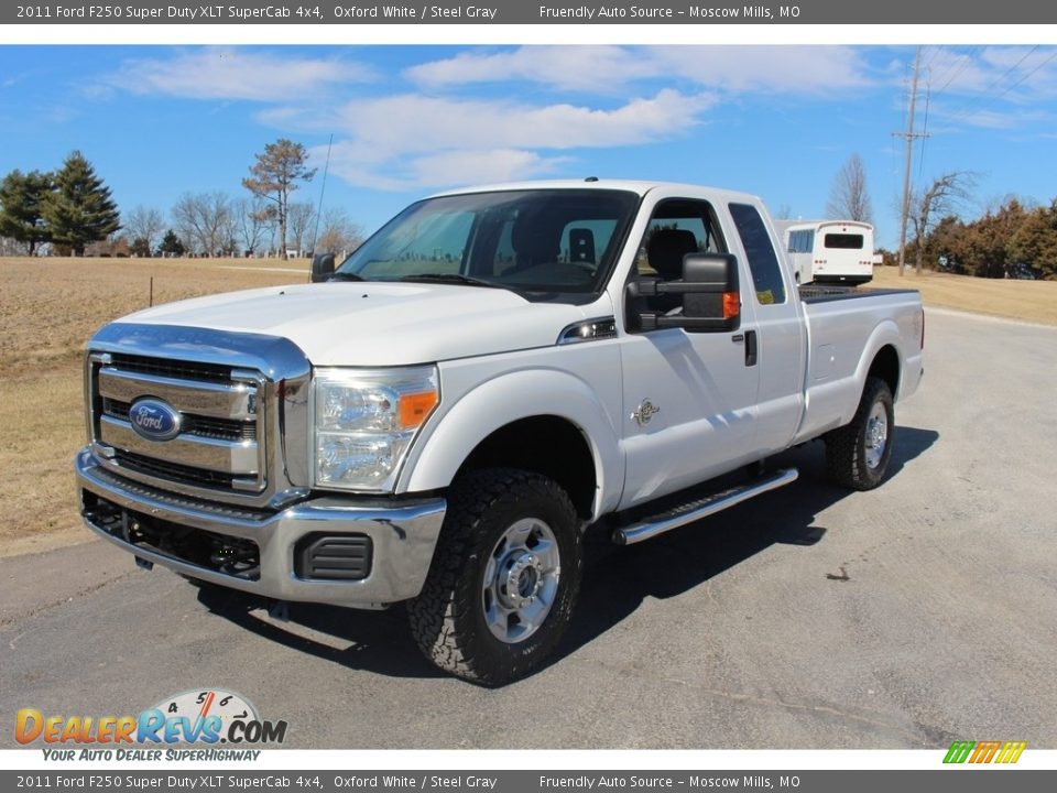 Front 3/4 View of 2011 Ford F250 Super Duty XLT SuperCab 4x4 Photo #6