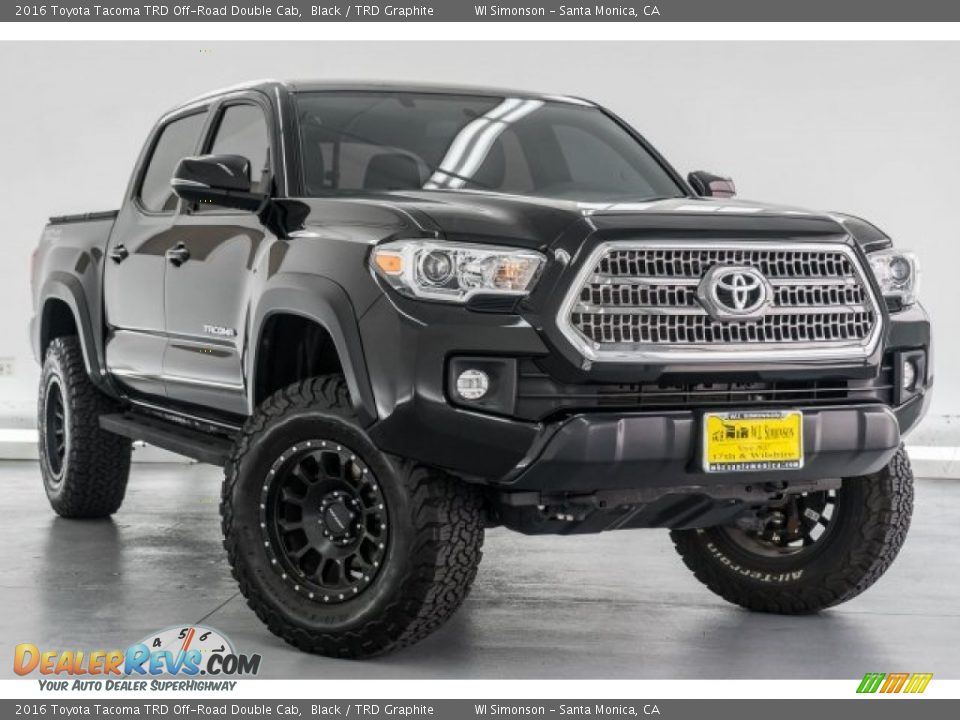 Front 3/4 View of 2016 Toyota Tacoma TRD Off-Road Double Cab Photo #12