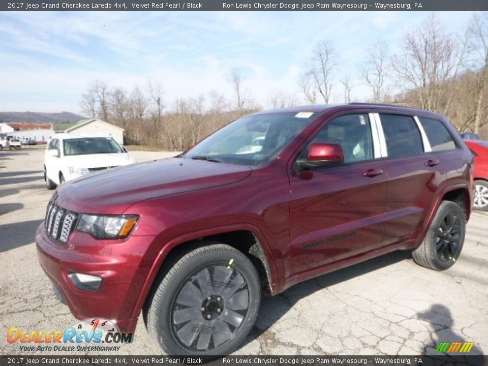 2017 Jeep Grand Cherokee Laredo 4x4 Velvet Red Pearl / Black Photo #1