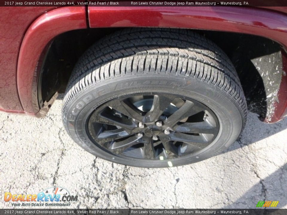 2017 Jeep Grand Cherokee Laredo 4x4 Velvet Red Pearl / Black Photo #3
