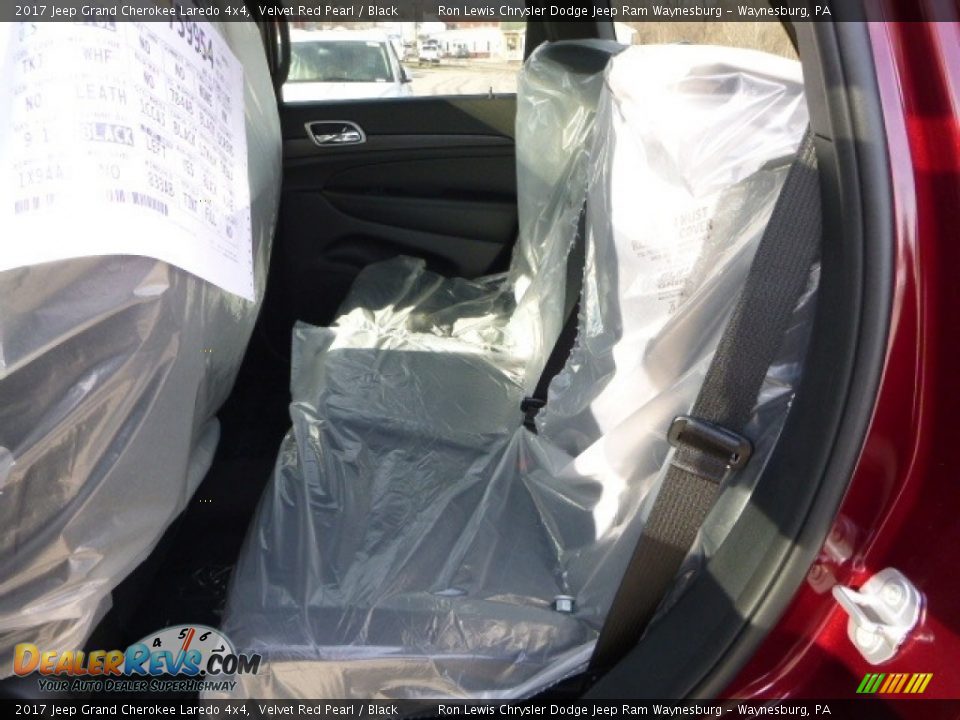 2017 Jeep Grand Cherokee Laredo 4x4 Velvet Red Pearl / Black Photo #4