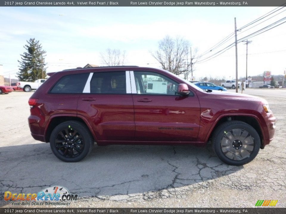 2017 Jeep Grand Cherokee Laredo 4x4 Velvet Red Pearl / Black Photo #8