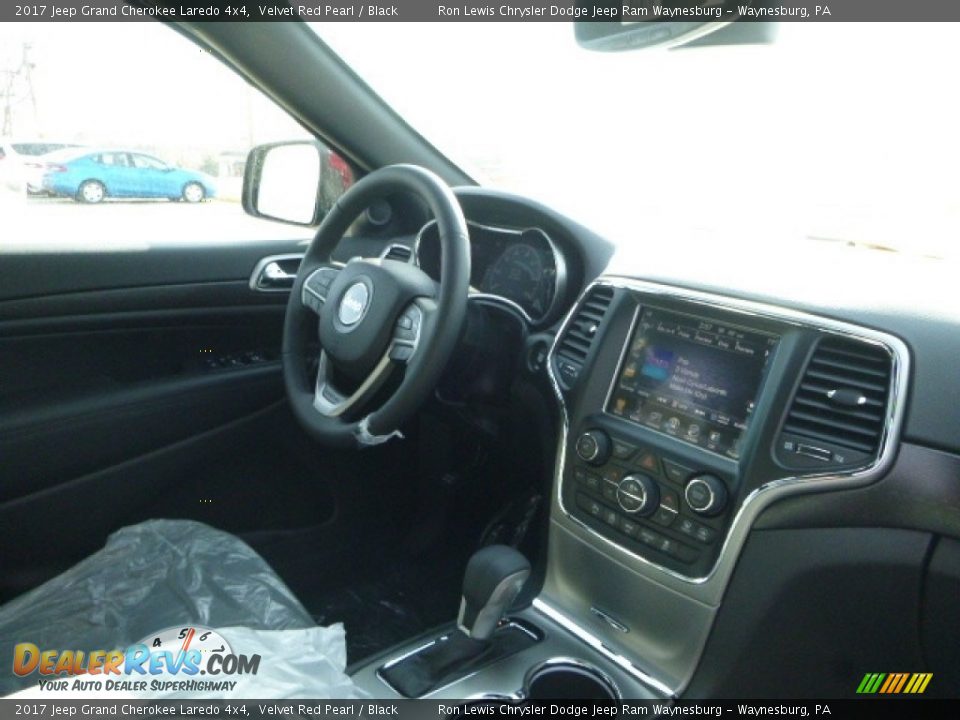 2017 Jeep Grand Cherokee Laredo 4x4 Velvet Red Pearl / Black Photo #10