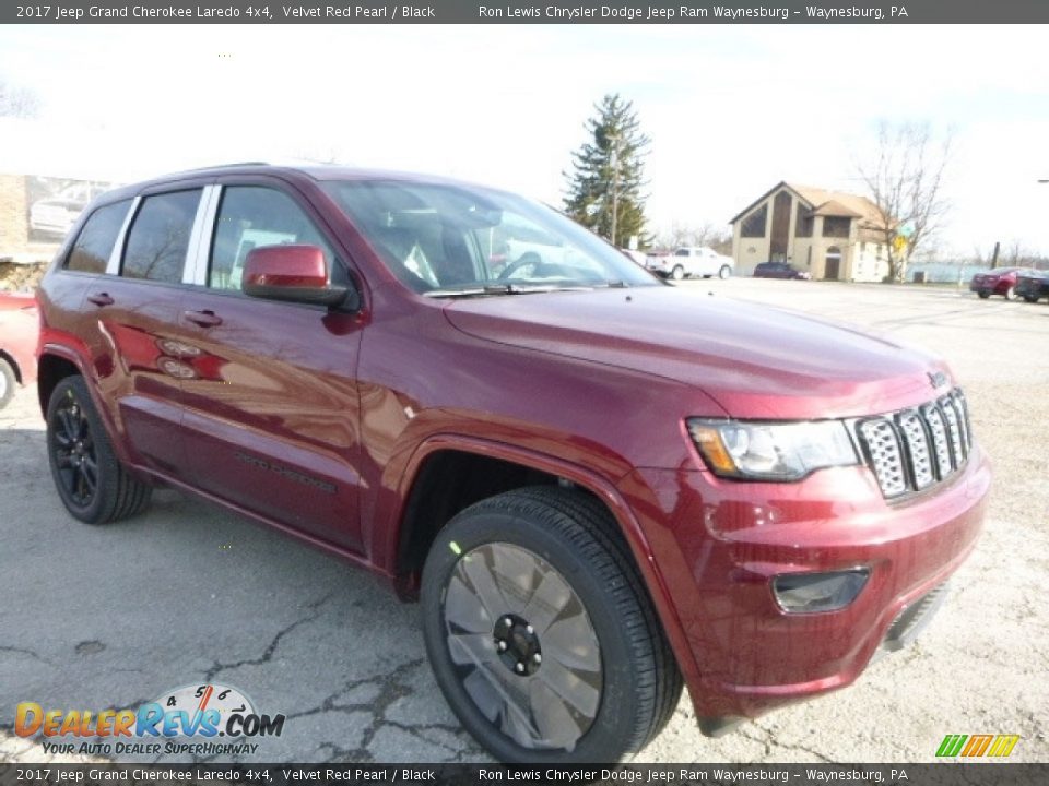 2017 Jeep Grand Cherokee Laredo 4x4 Velvet Red Pearl / Black Photo #12