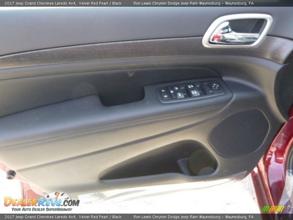 2017 Jeep Grand Cherokee Laredo 4x4 Velvet Red Pearl / Black Photo #15