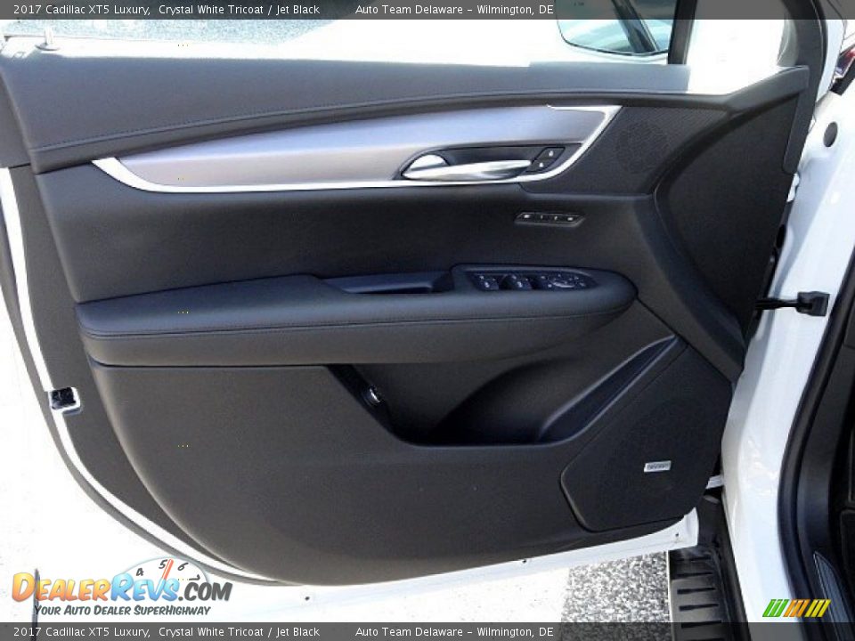 2017 Cadillac XT5 Luxury Crystal White Tricoat / Jet Black Photo #11