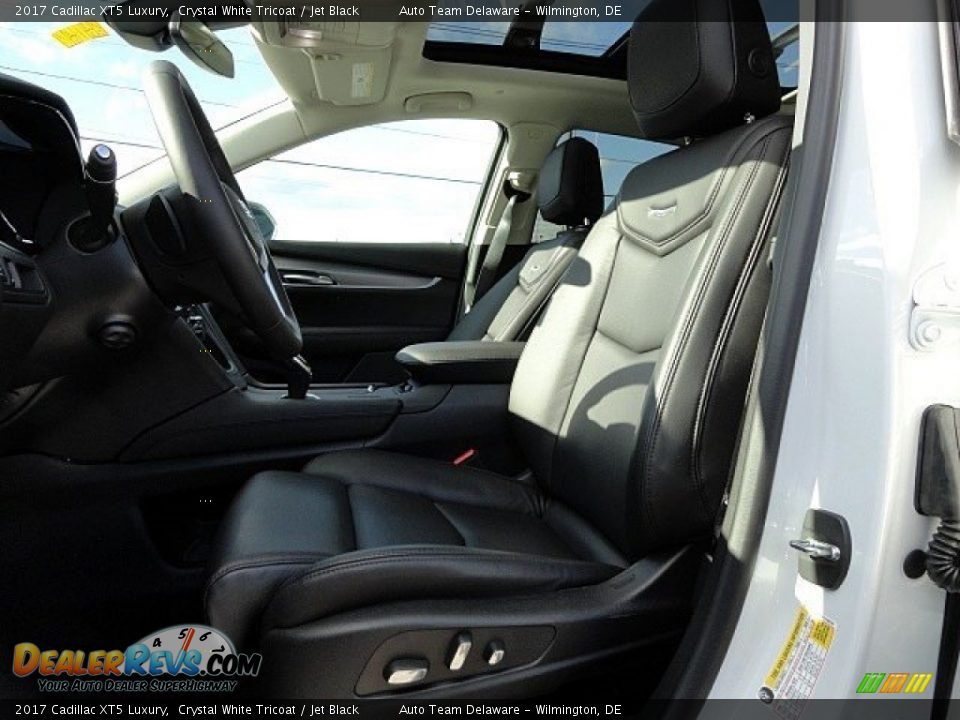 2017 Cadillac XT5 Luxury Crystal White Tricoat / Jet Black Photo #13