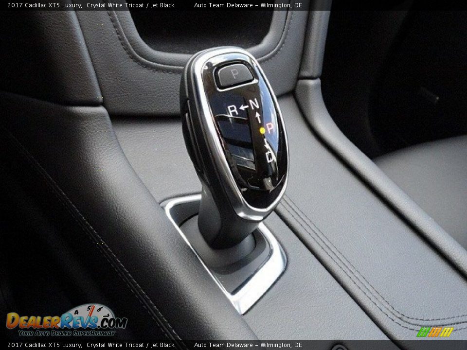 2017 Cadillac XT5 Luxury Crystal White Tricoat / Jet Black Photo #16