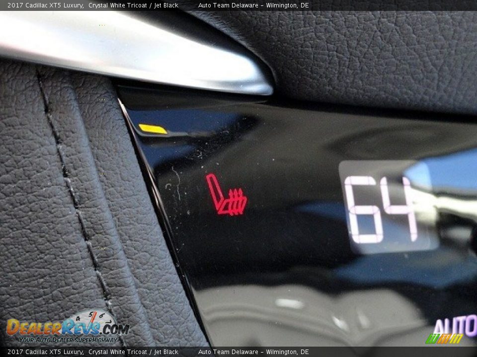 2017 Cadillac XT5 Luxury Crystal White Tricoat / Jet Black Photo #18