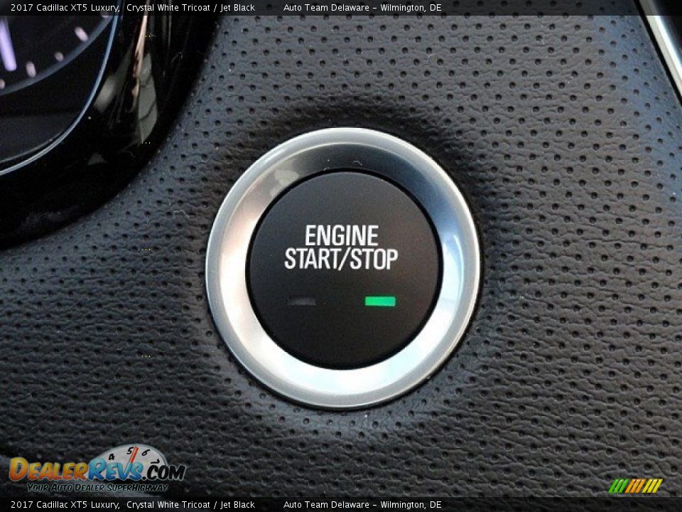 2017 Cadillac XT5 Luxury Crystal White Tricoat / Jet Black Photo #21