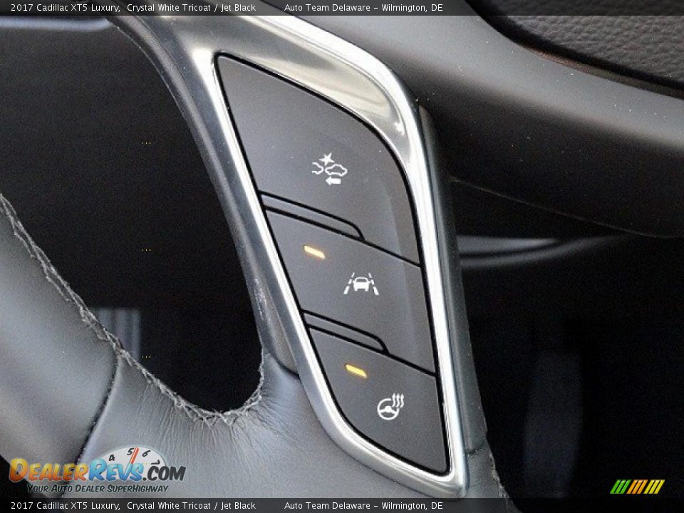 2017 Cadillac XT5 Luxury Crystal White Tricoat / Jet Black Photo #24